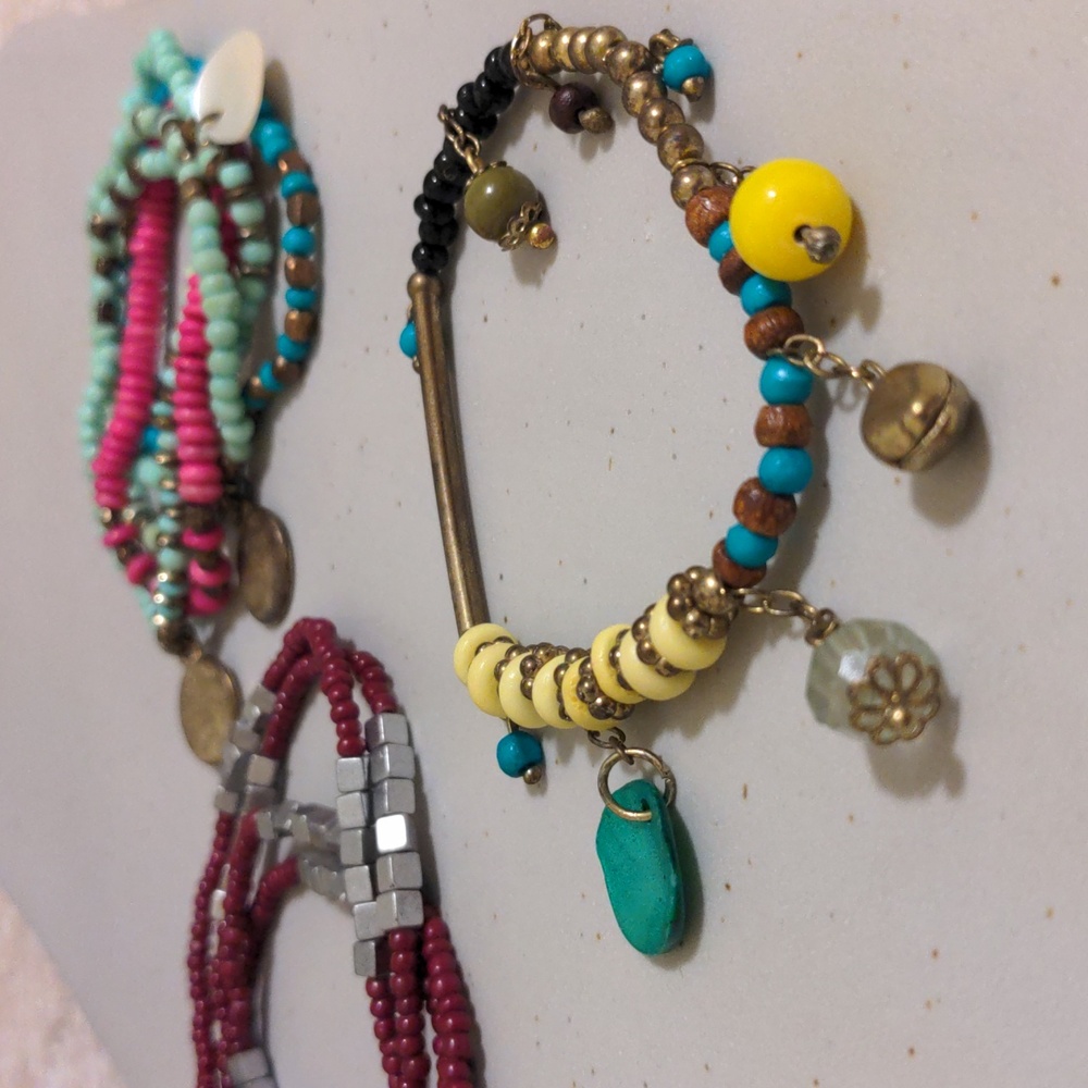 Beaded bracelets - Picture 2 of 4